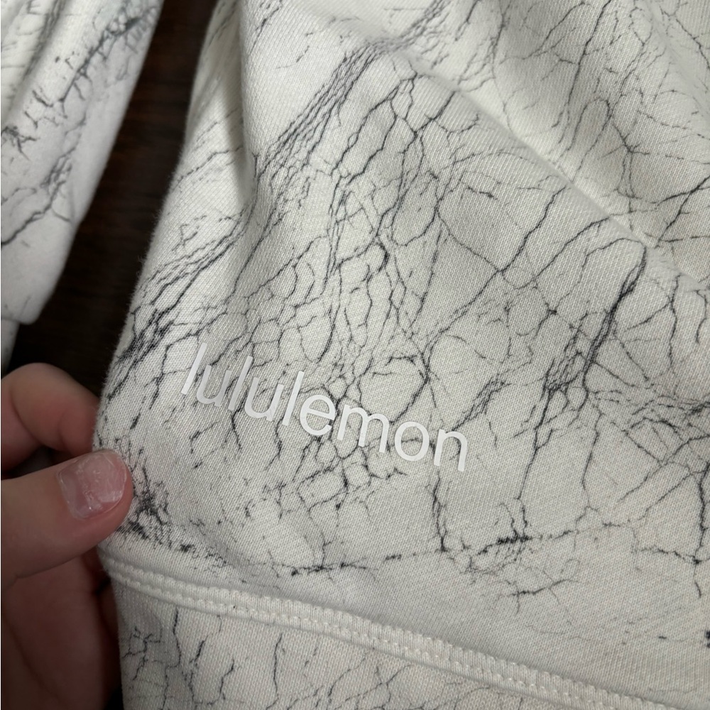 lululemon sweatshirt